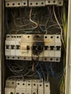 Foto de ejemplo: cuadro eléctrico antes de la reparación